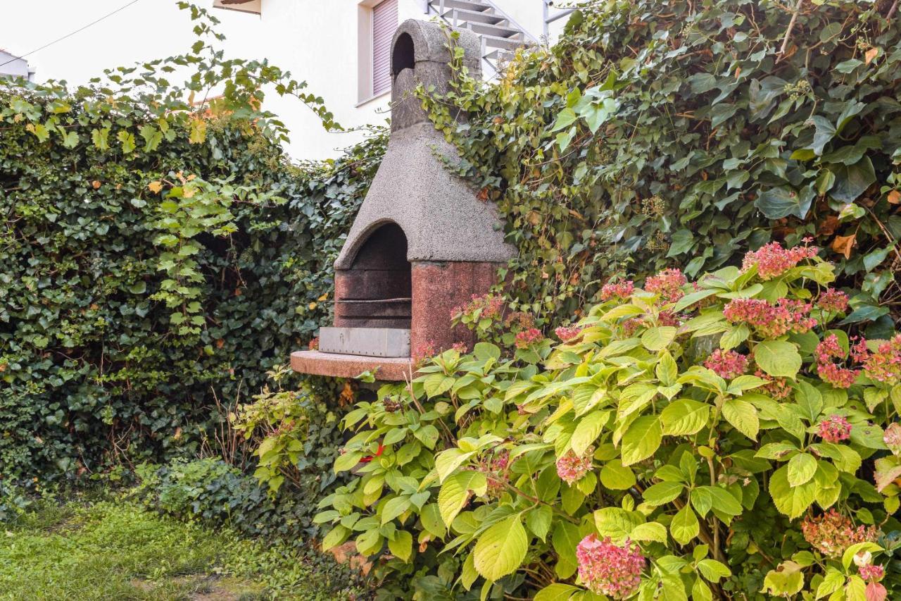 Can Camps Besalu Casa Planta Baja Con Jardin Buitenkant foto