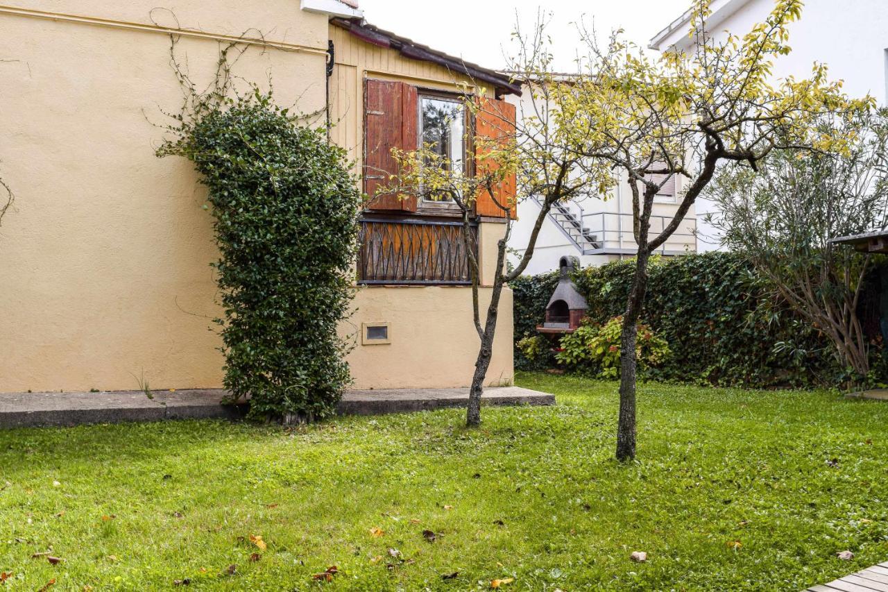 Can Camps Besalu Casa Planta Baja Con Jardin Buitenkant foto